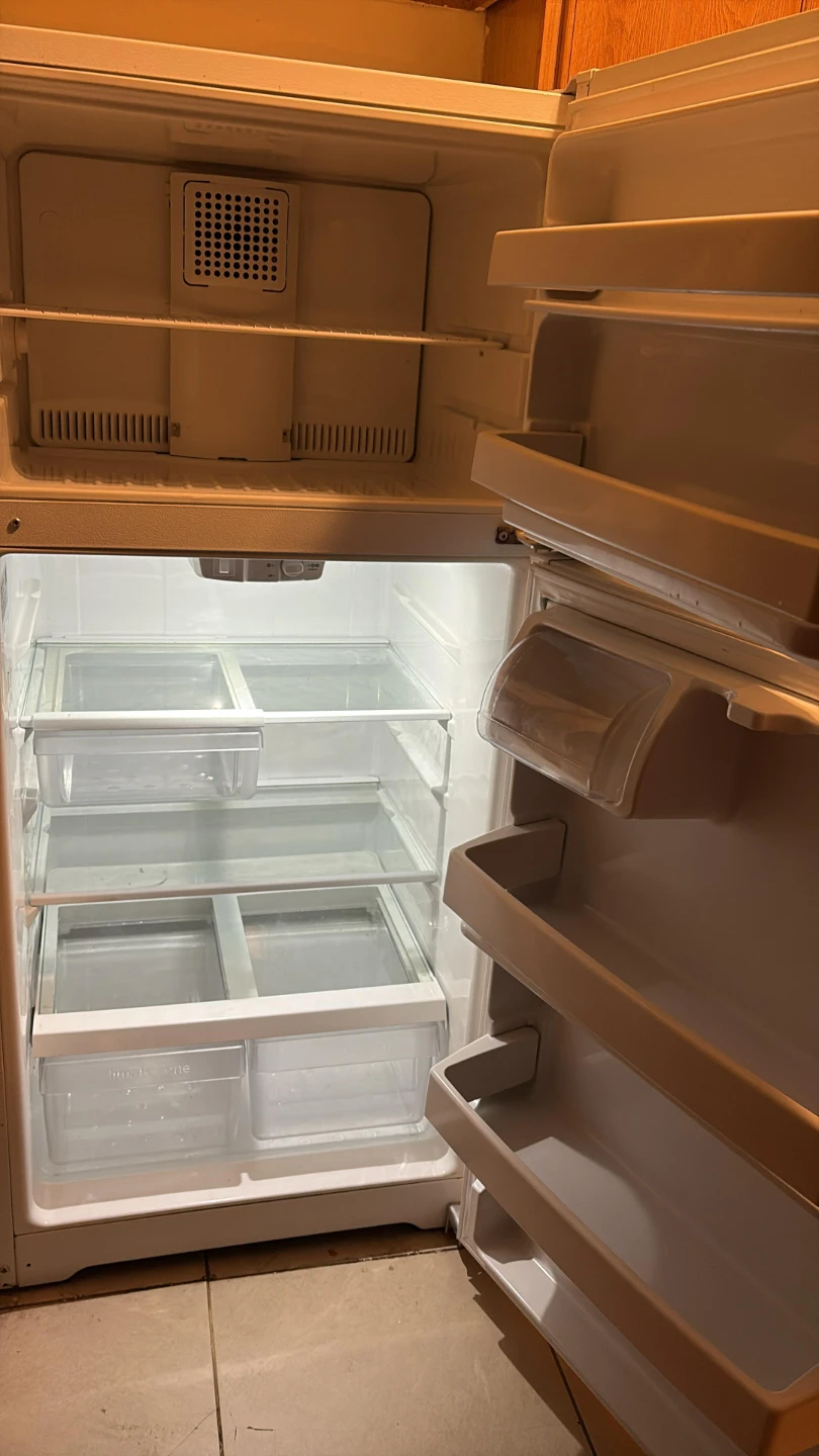 Ge 28in wide top freezer refrigerator - photo 2