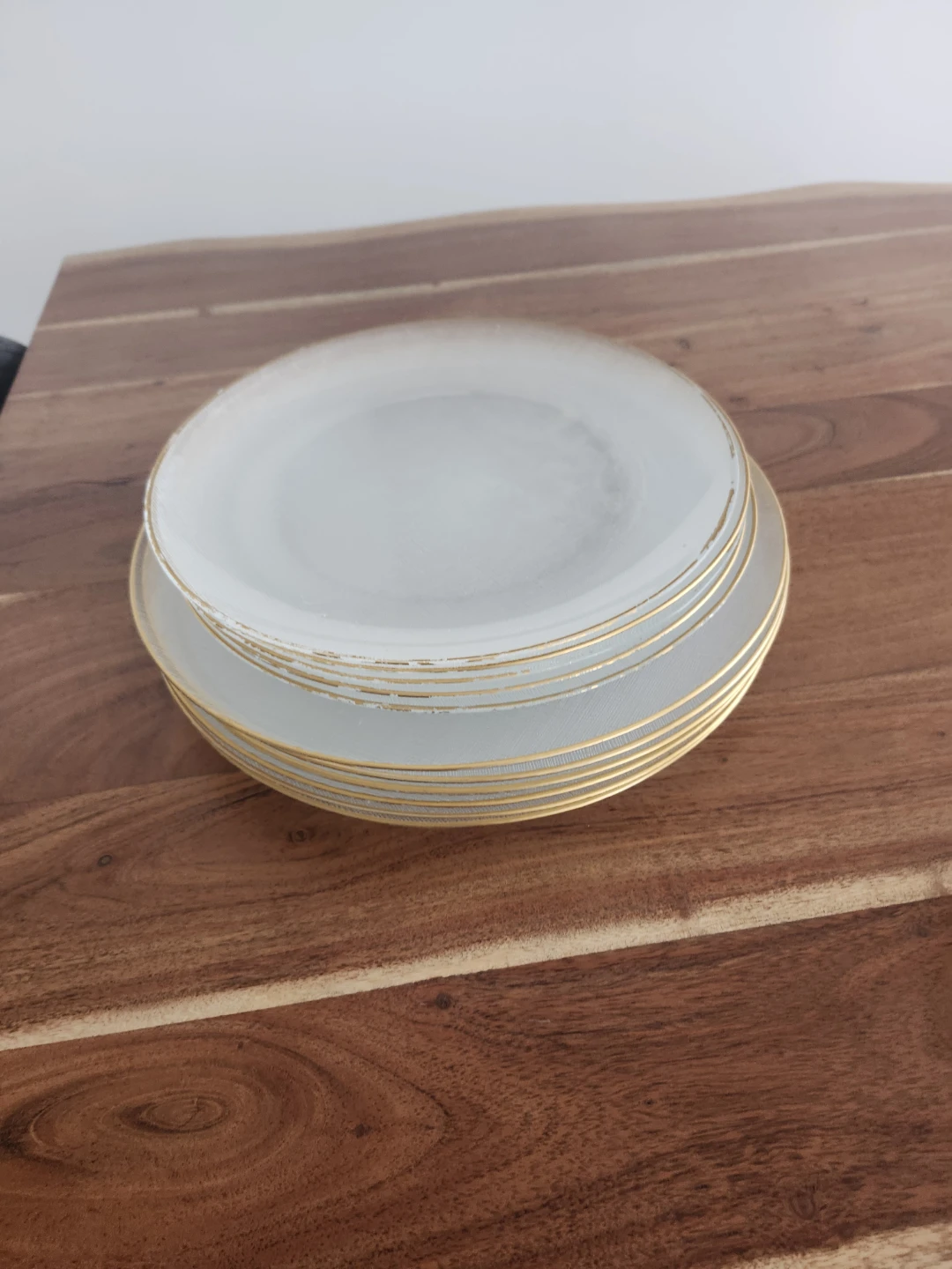 Elegant Gold-Rimmed Glass Plate Set - photo 2