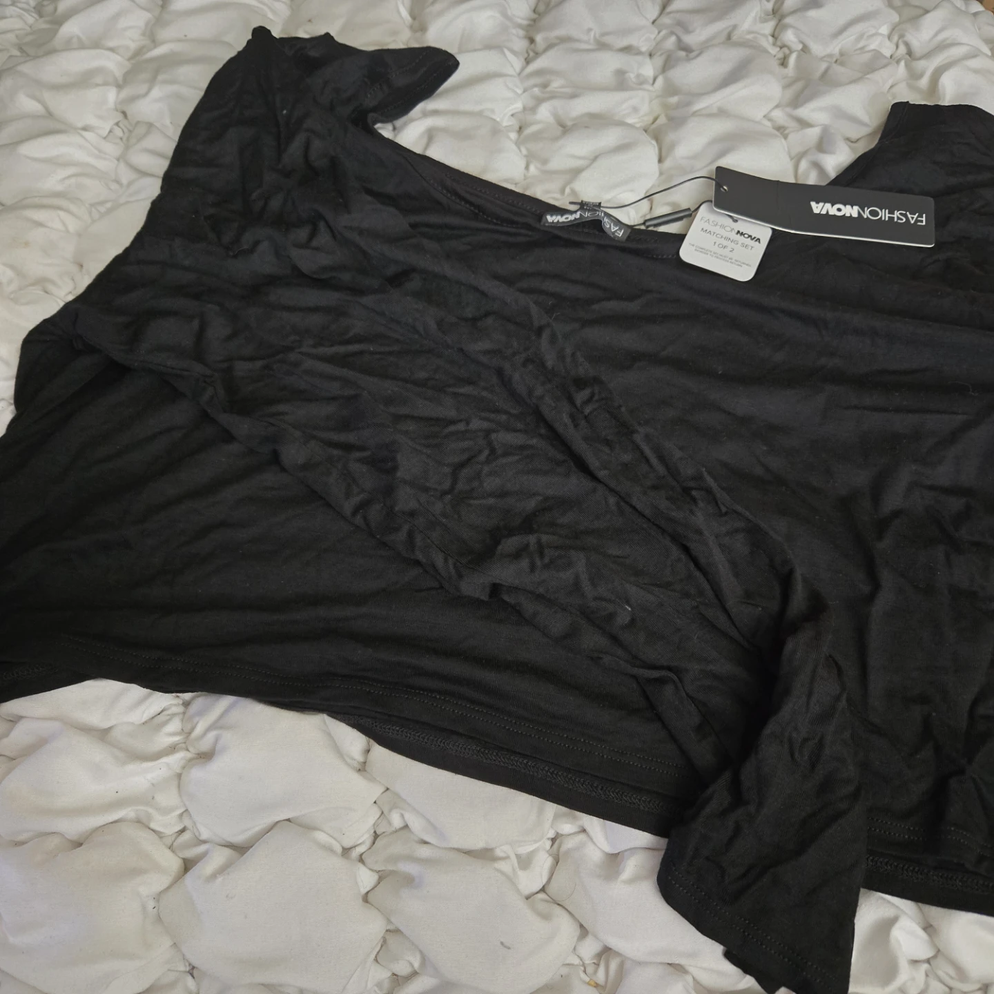 Fashion Nova Black Long Sleeve V-Neck Top - photo 2