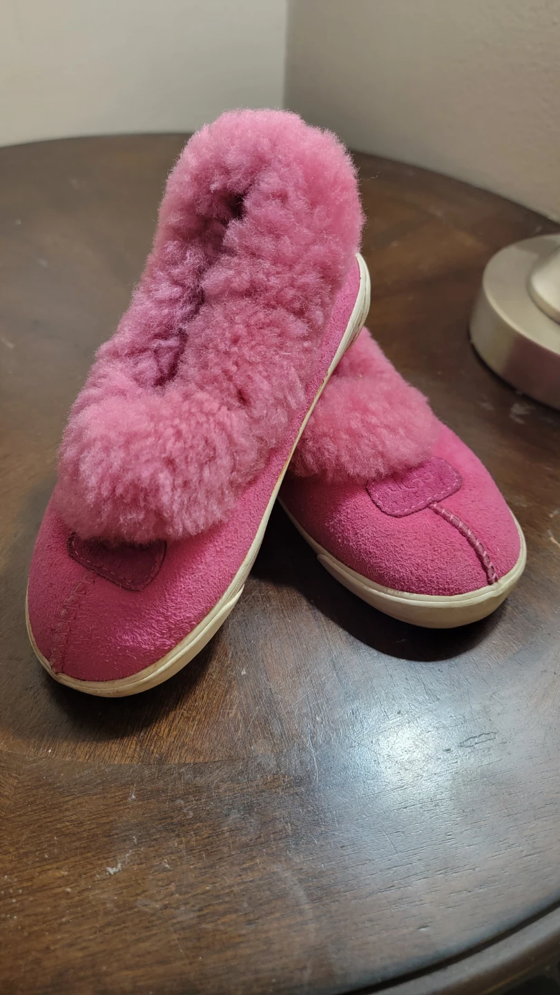Pink UGG Australia Girls Size 10 Suede and Sheepskin Slippers - photo 2