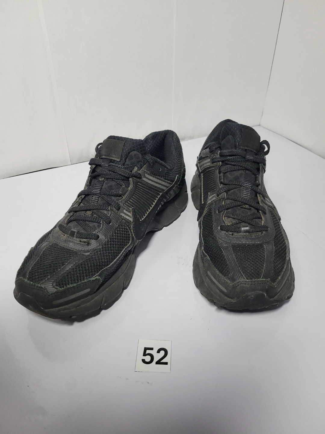 Nike Black Running Shoes, size 9,5 (52)