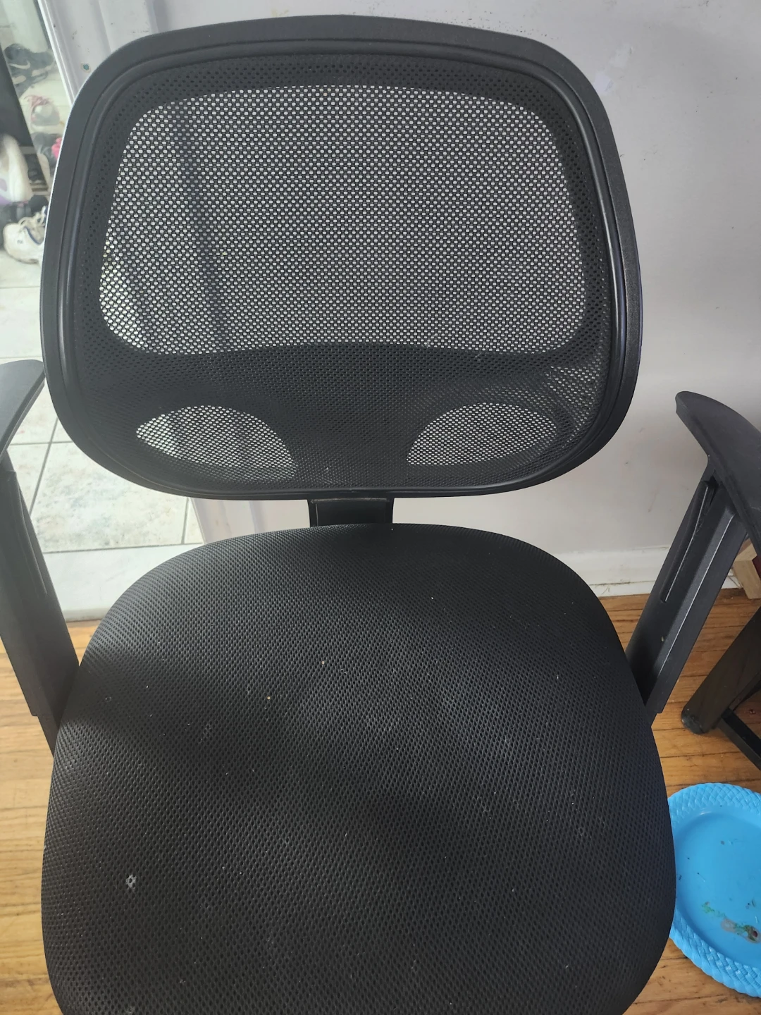 Black Mesh Office Chair 🥕