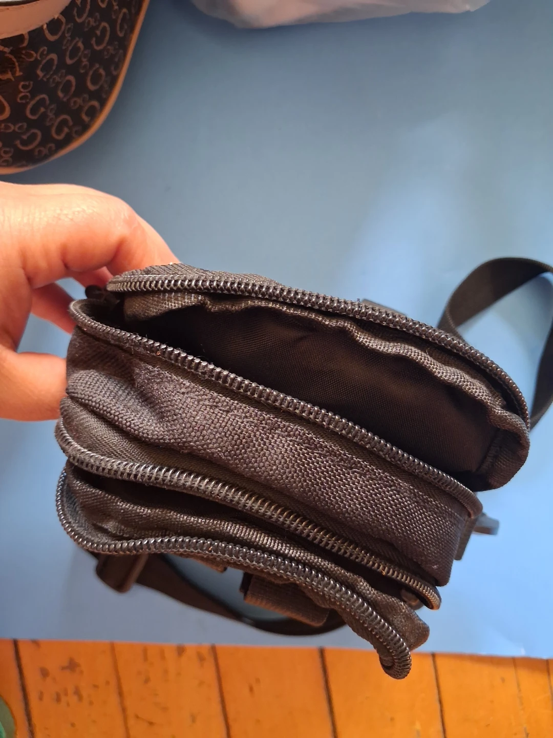 AGOZ Black Crossbody Sling Bag - photo 3