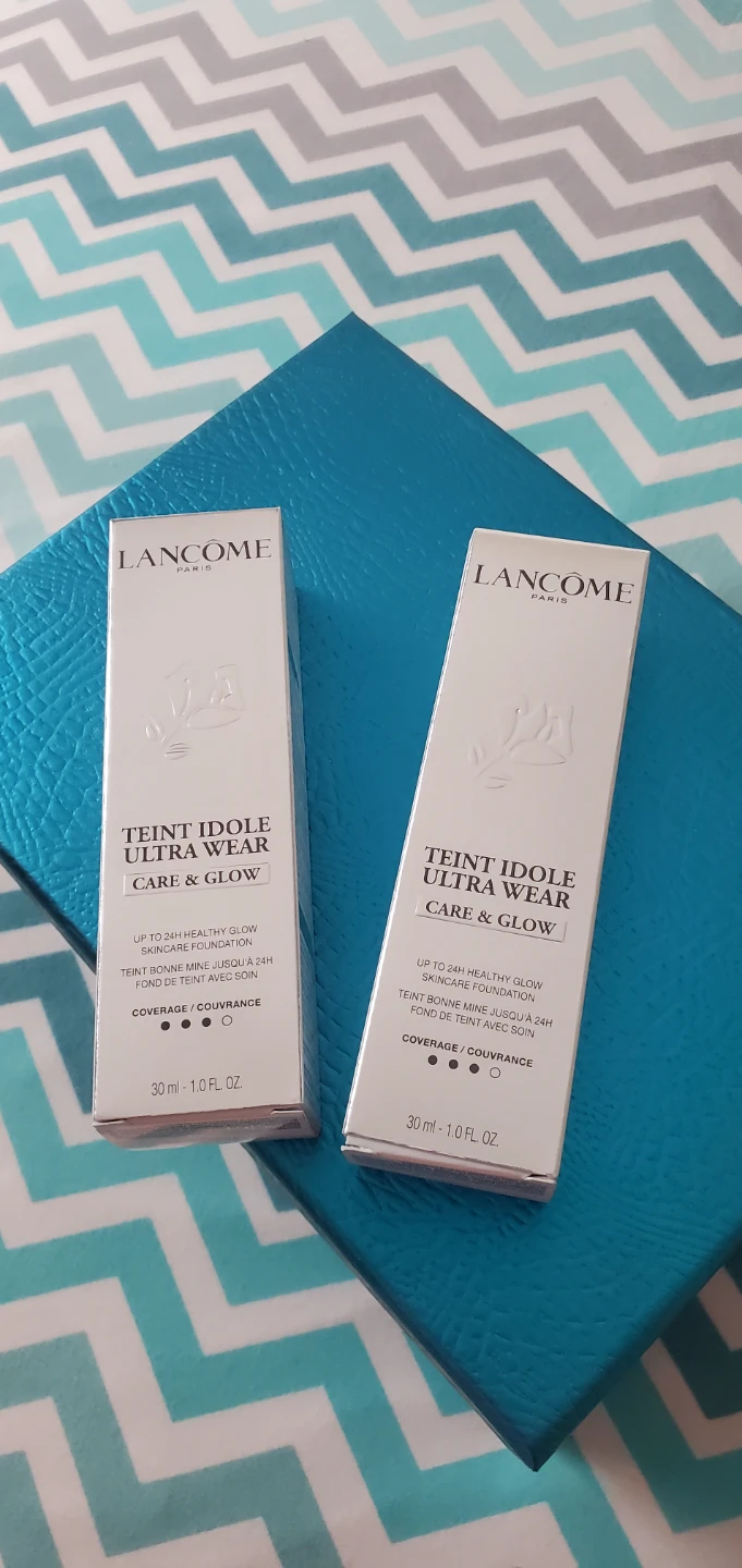 Lancôme Teint Idole Ultra Wear Care & Glow Foundation