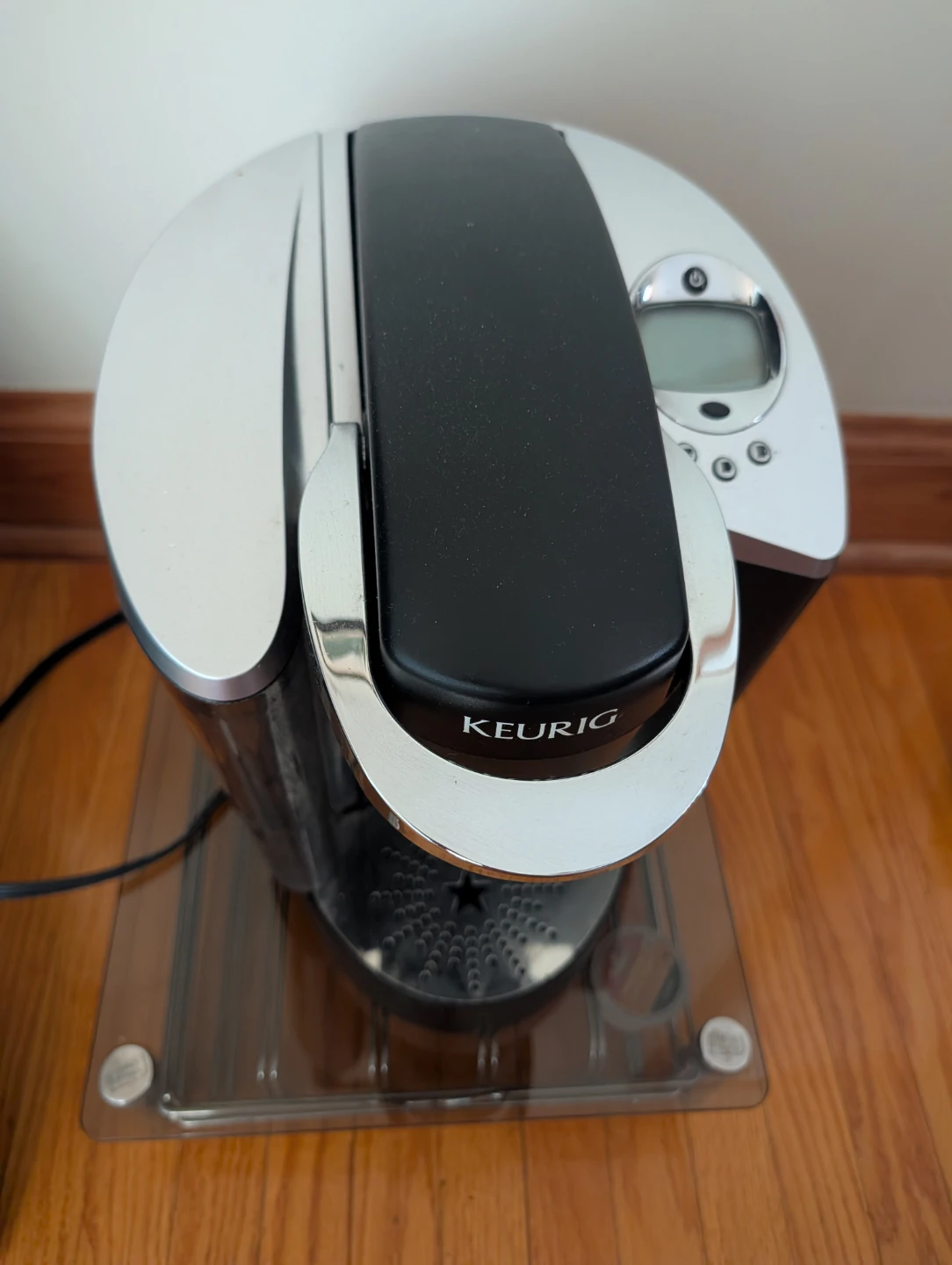 Keurig Coffee Maker with Glass K-cup Tray - photo 2