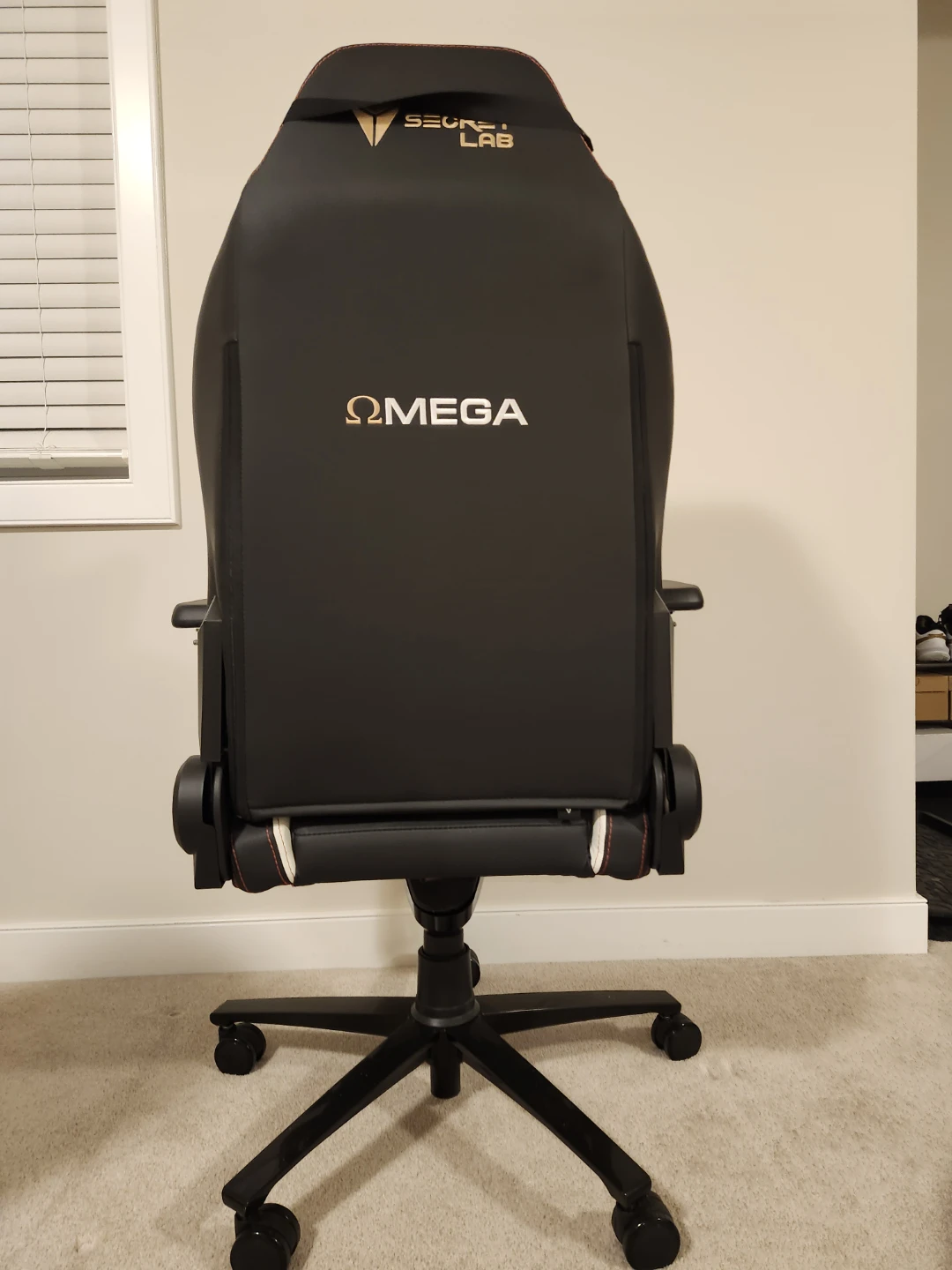 Secretlab Omega Gaming Chair - photo 2