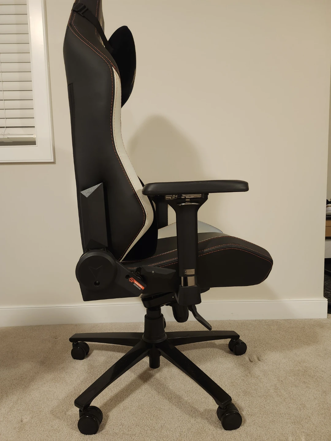 Secretlab Omega Gaming Chair - photo 4