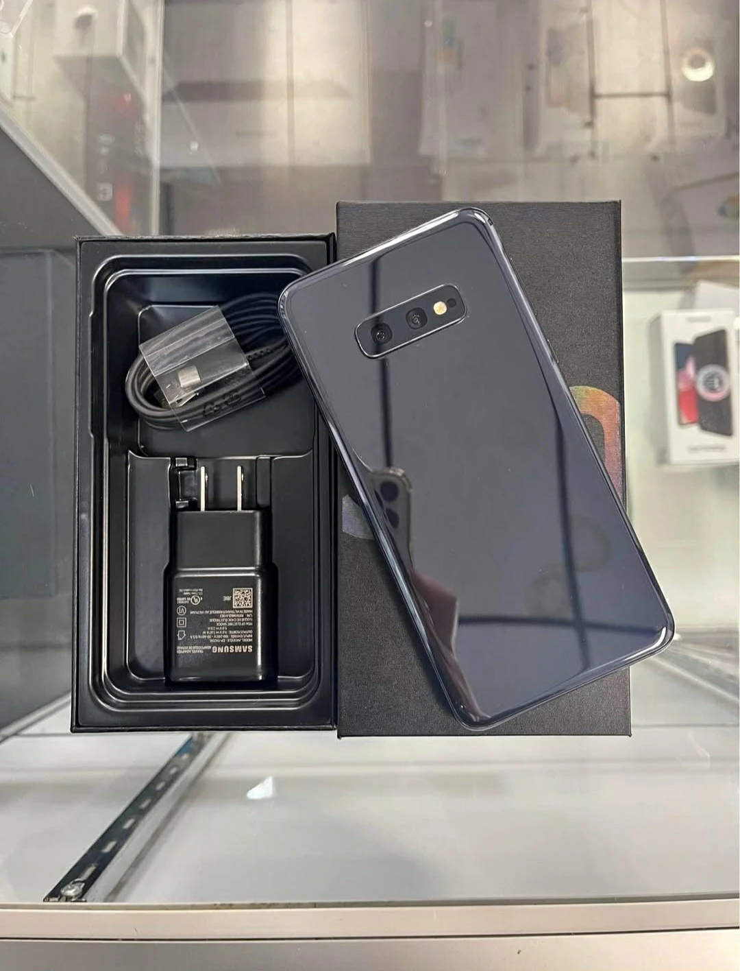 Samsung S10e 128gb--Black