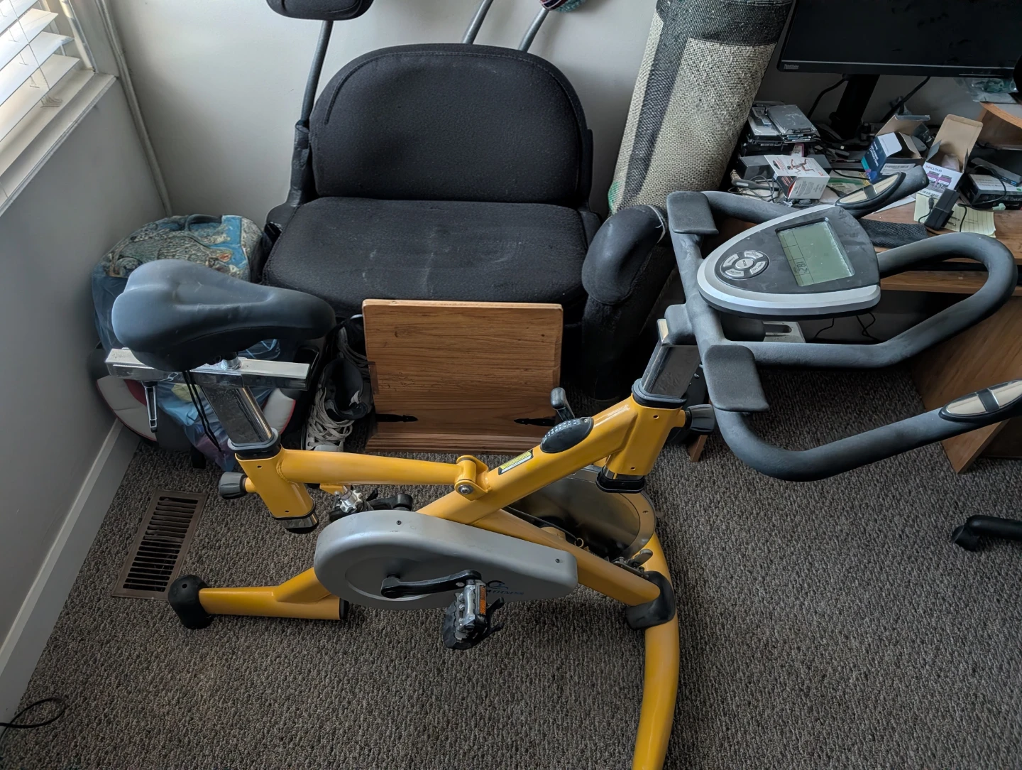 Exercise Bike XFORM Fitness Y150 Magnetic / Stationary Bike
