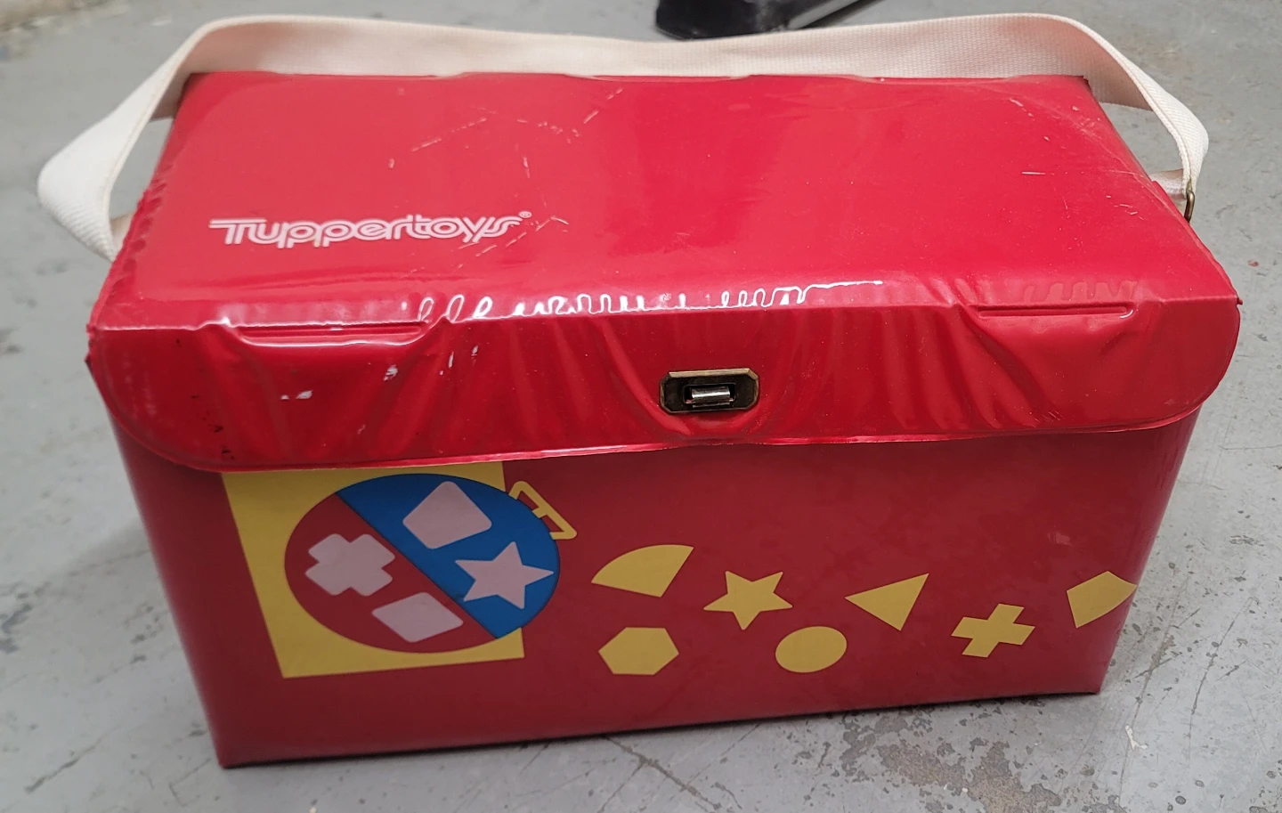 Tupperware vintage red lunch box cooler bag with strap