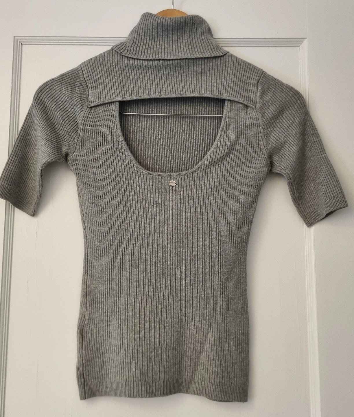 GUESS Grey Open-Back Turtleneck Top - photo 3