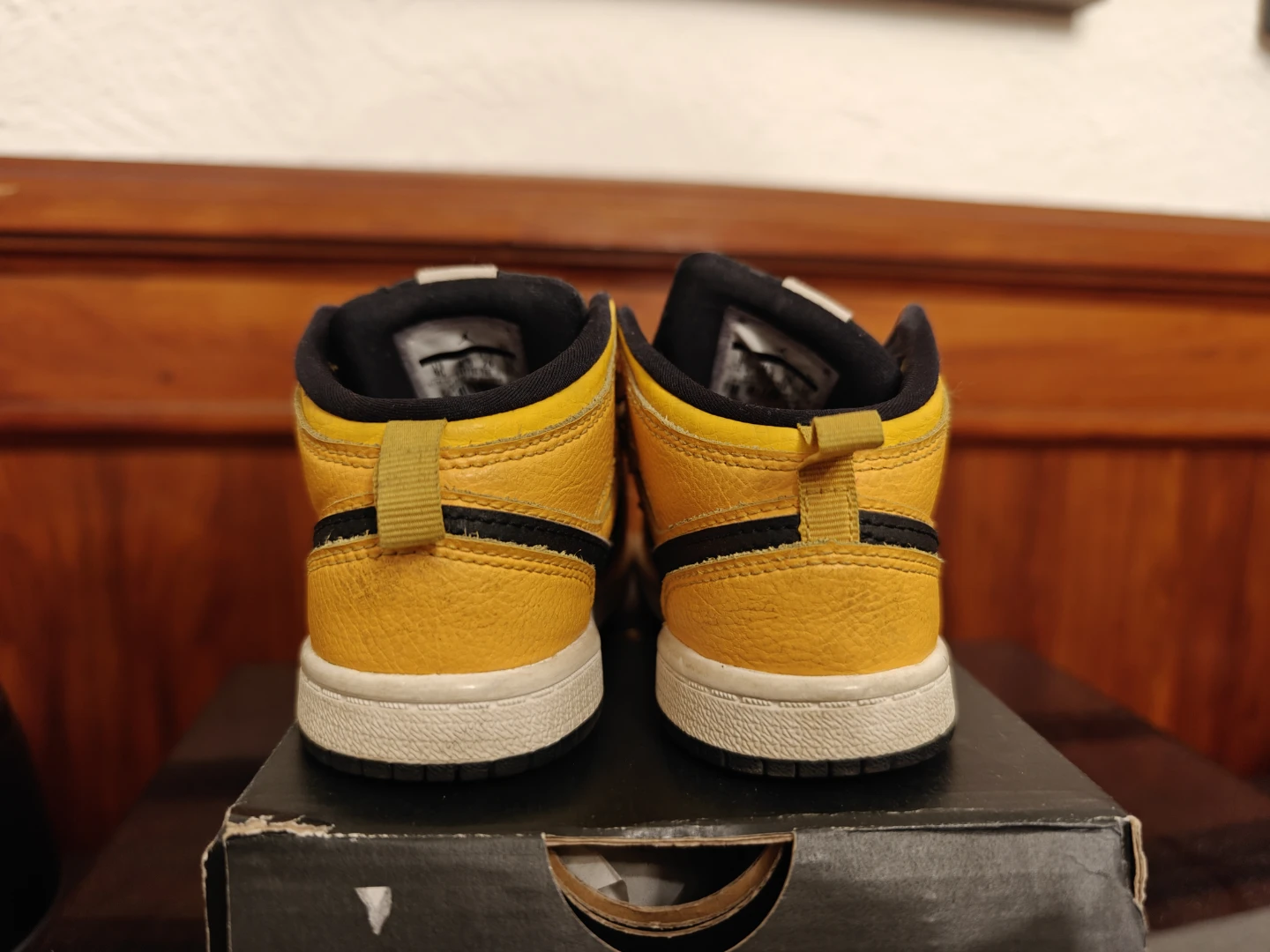 Nike Air Jordan 1 Mid (TD) Size 9c Toddler Shoes Yellow Sneakers - photo 4