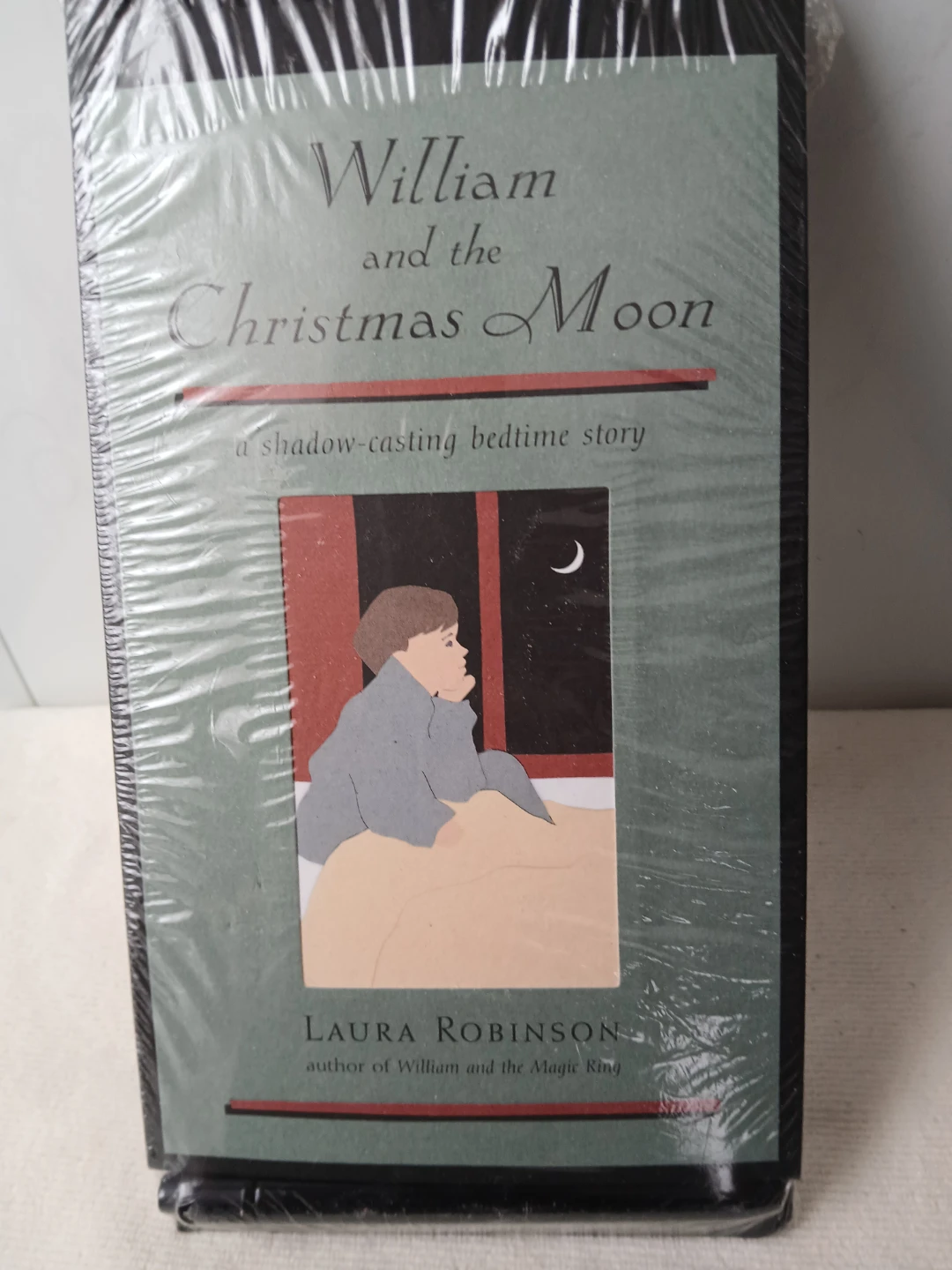 William & the Christmas Moon Shadow-Casting Bedtime Story Book. - photo 3