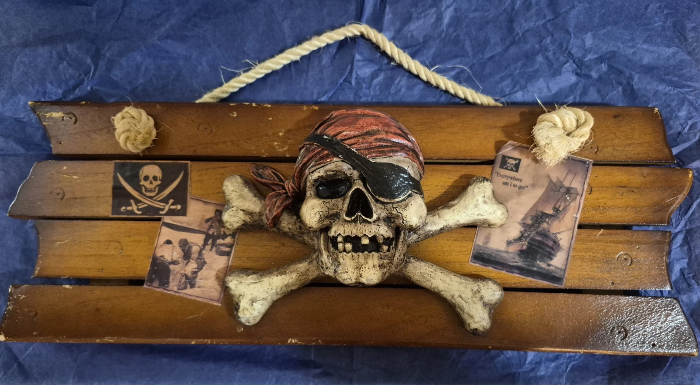 Wooden Pirate Skull Hanging Decor
