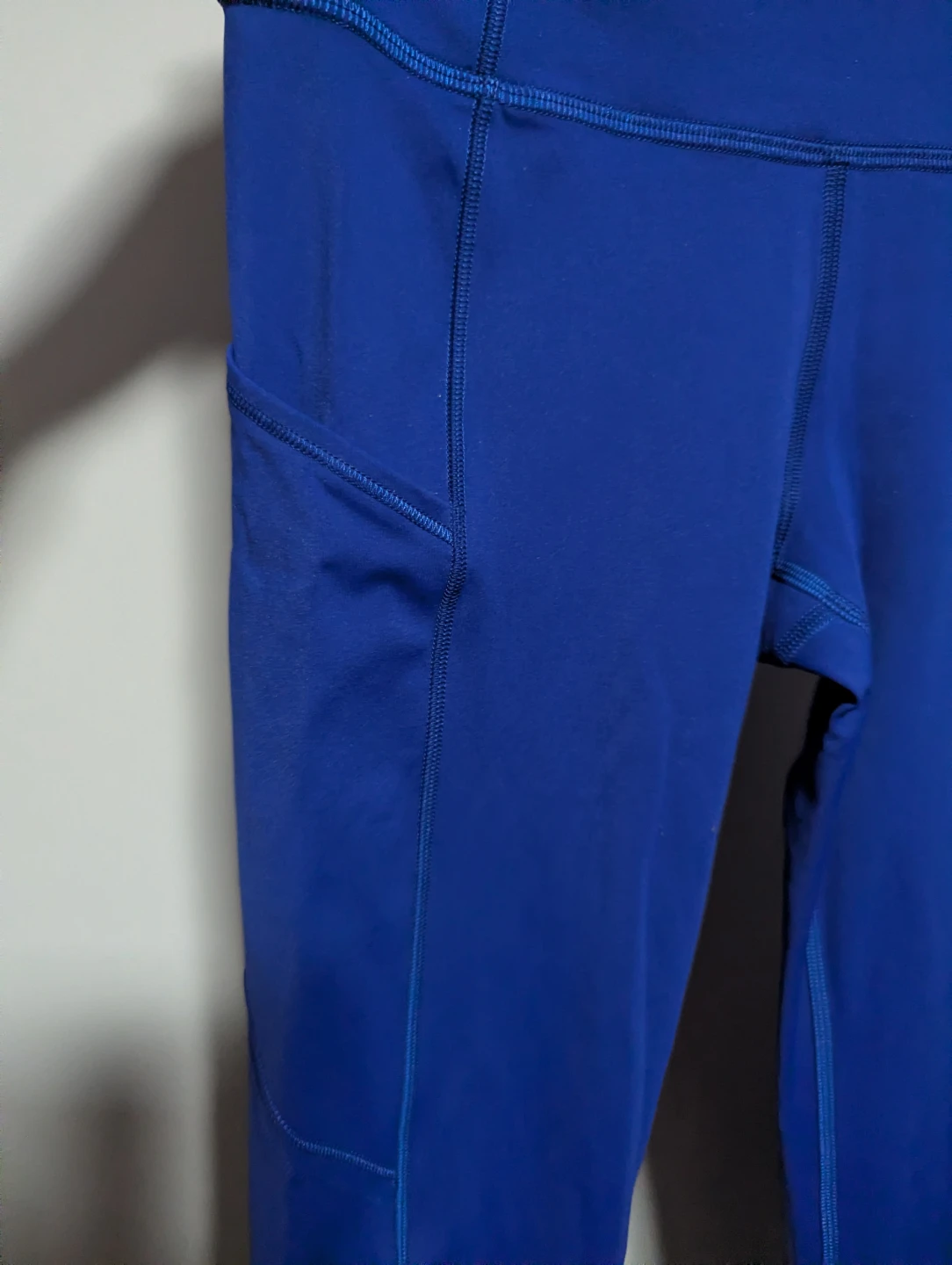 Lululemon Blue Leggings with Pockets Size 4 brand new - photo 3