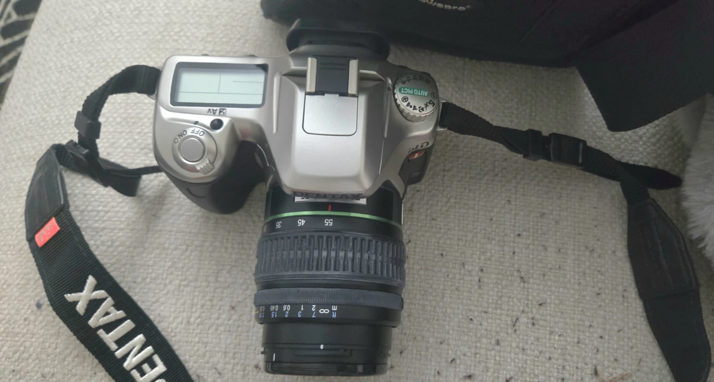 PENTAX *ist DL Digital Camera with Lens and Lowepro Bag - photo 4