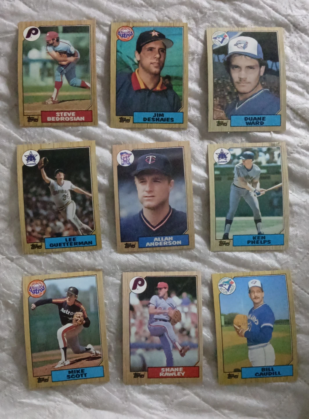 Collection of 9 Topps Baseball Cards