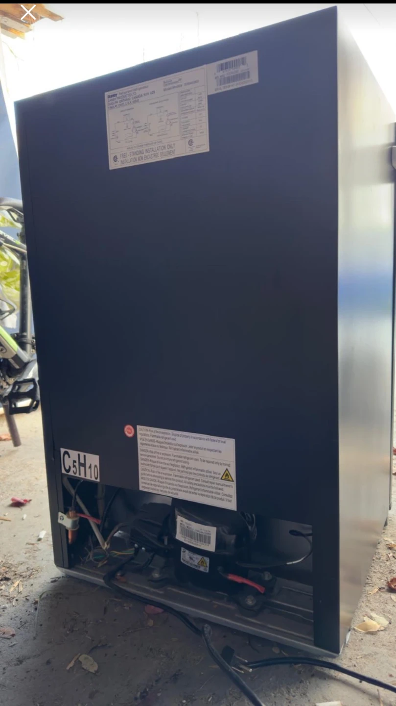 Danby Compact Mini Fridge - photo 3