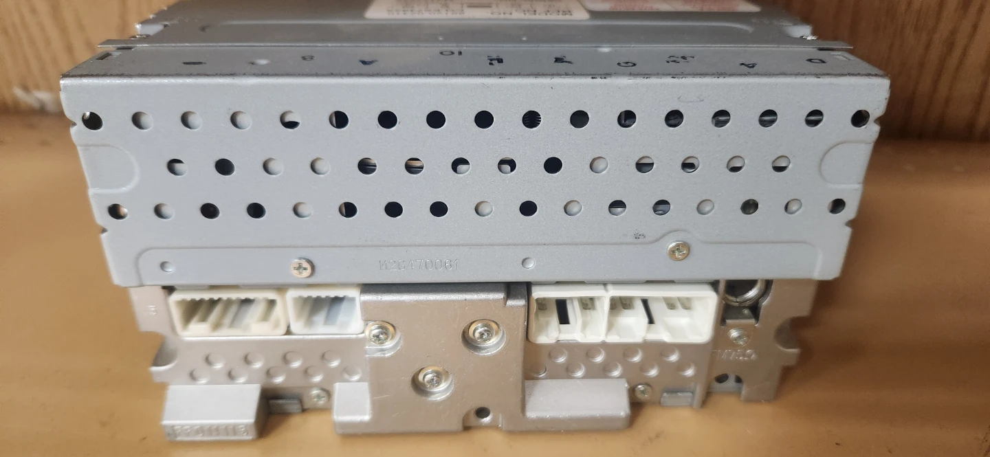 Toyota CD Receiver Car Radio Model A9117 - photo 4