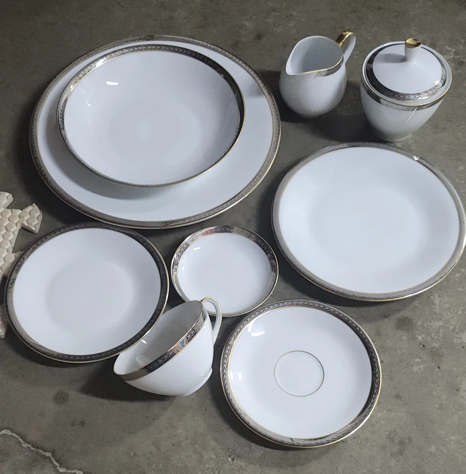 Churfirst Queens Command Bavaria Germany Dinnerware Set