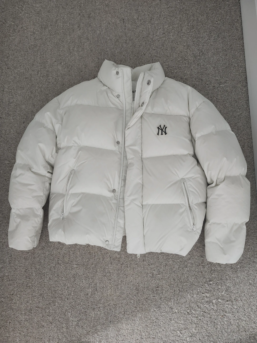 MLB Puffer Jacket - White, Size S