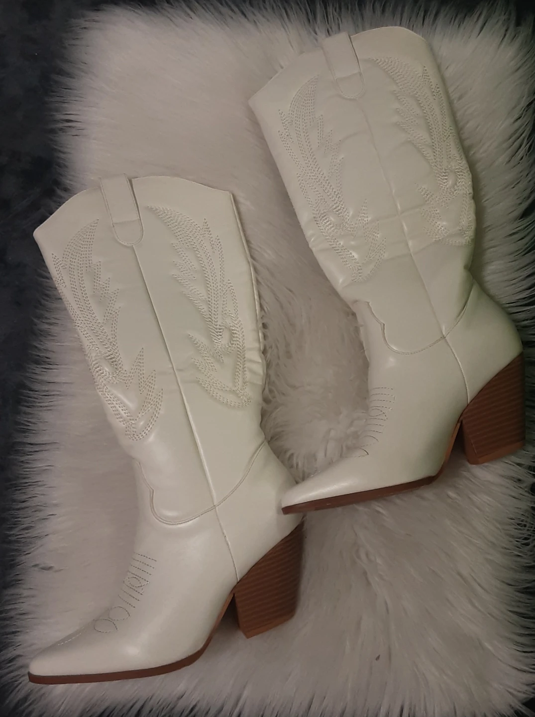 Brand new Wome's Cowgirl White Boots