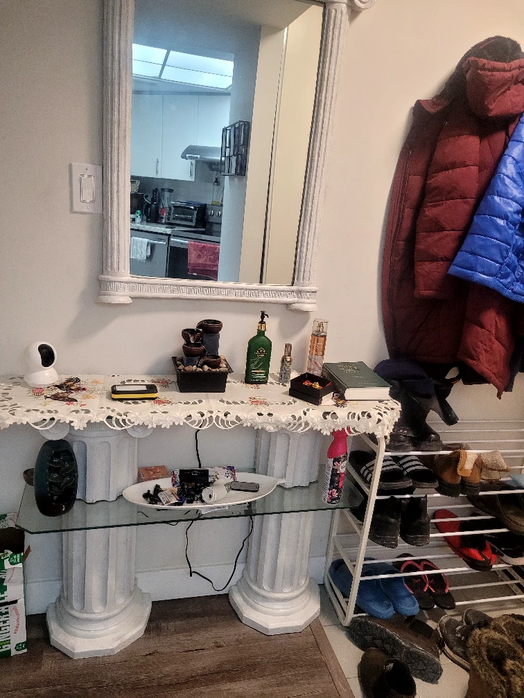 Decorative Console Table with Mirror