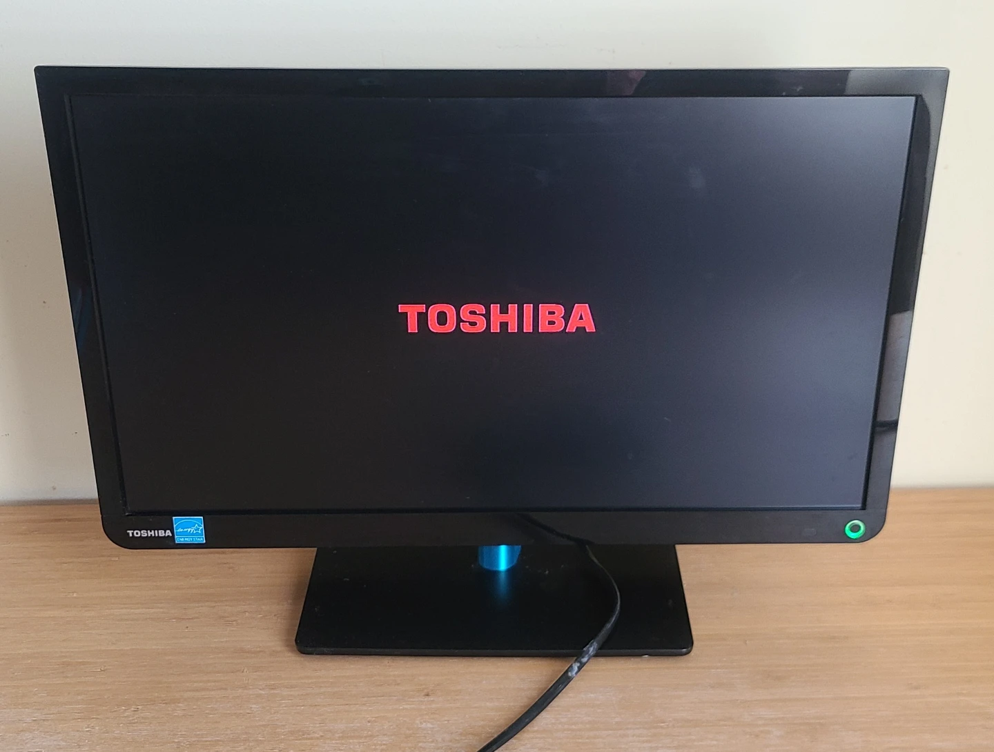 Toshiba 23" Integrated HD LED Television with Remote 🥕