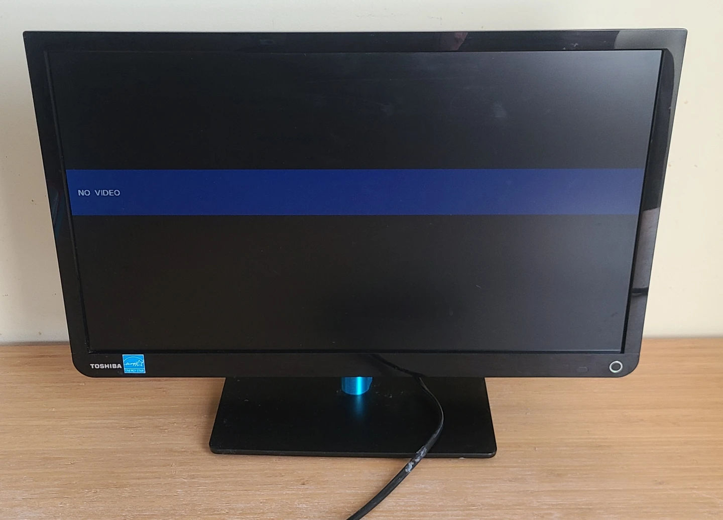 Toshiba 23" Integrated HD LED Television with Remote 🥕 - photo 3