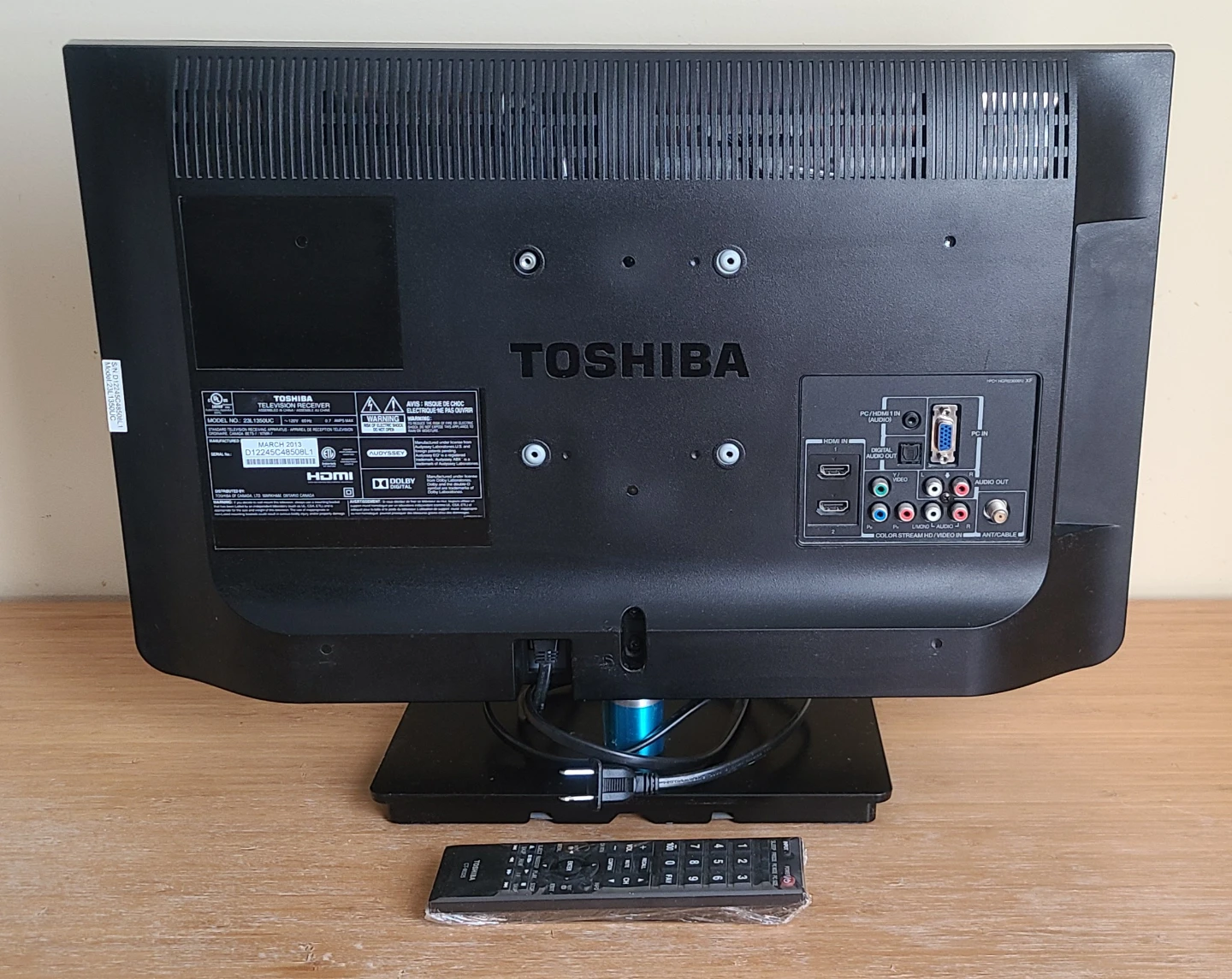 Toshiba 23" Integrated HD LED Television with Remote 🥕 - photo 4
