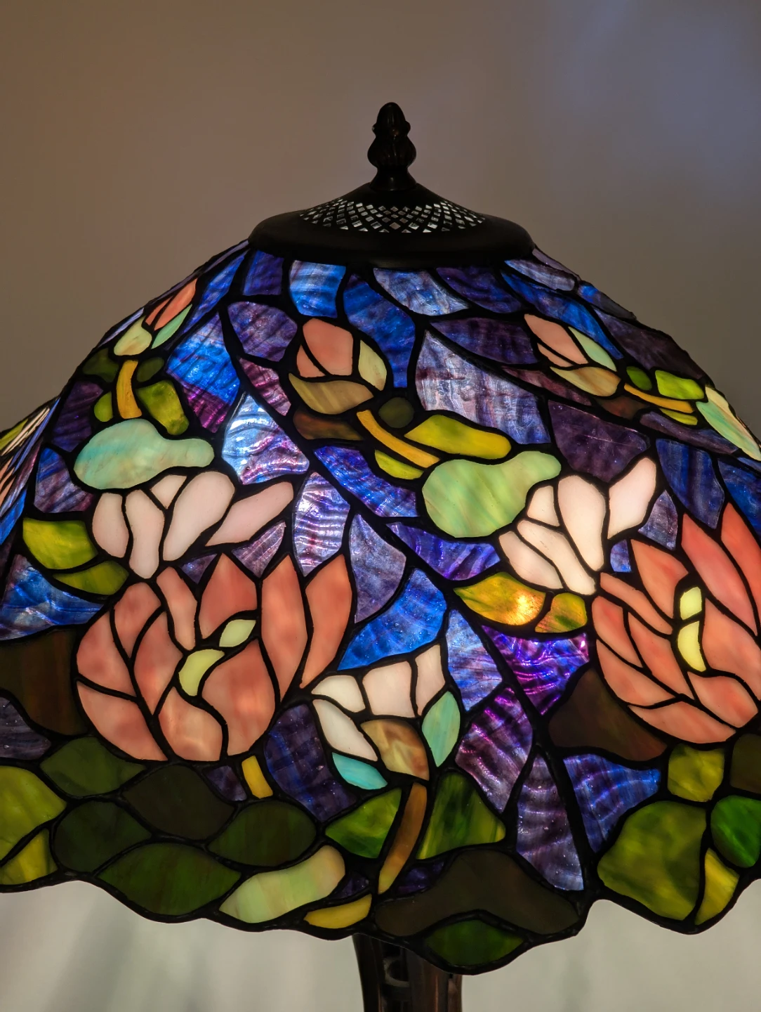 Tiffany Style Stained Glass Floral Table Lamp - photo 3