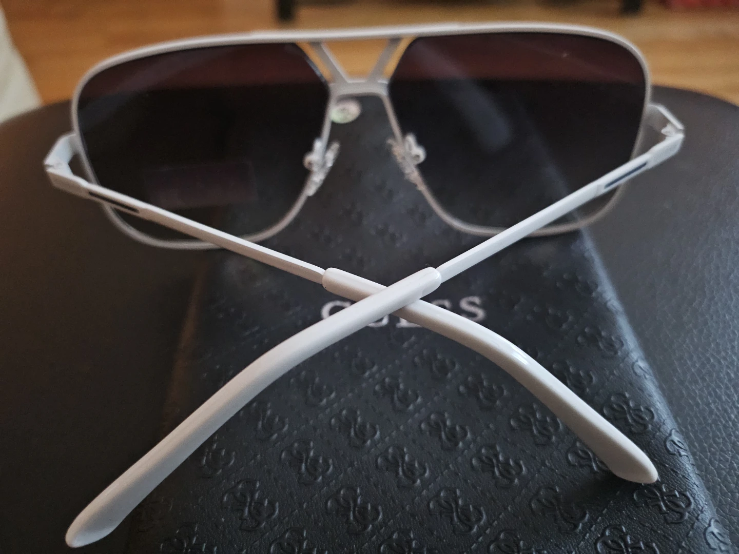 GUESS Aviator Sunglasses White Frame - photo 2