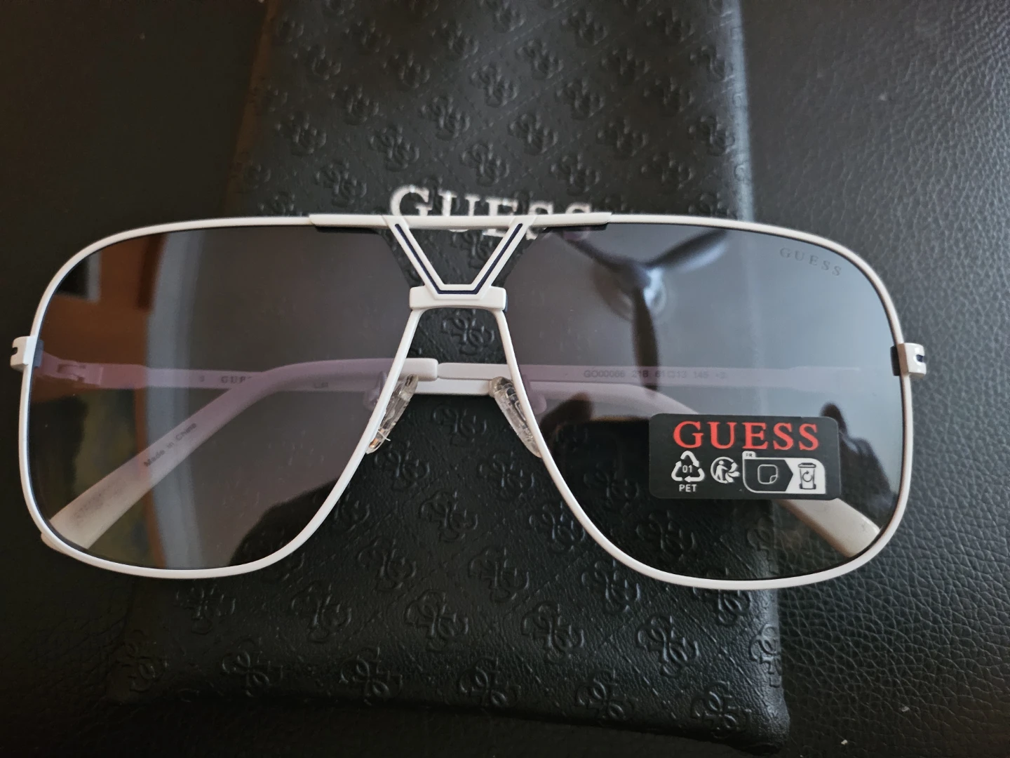 GUESS Aviator Sunglasses White Frame - photo 3