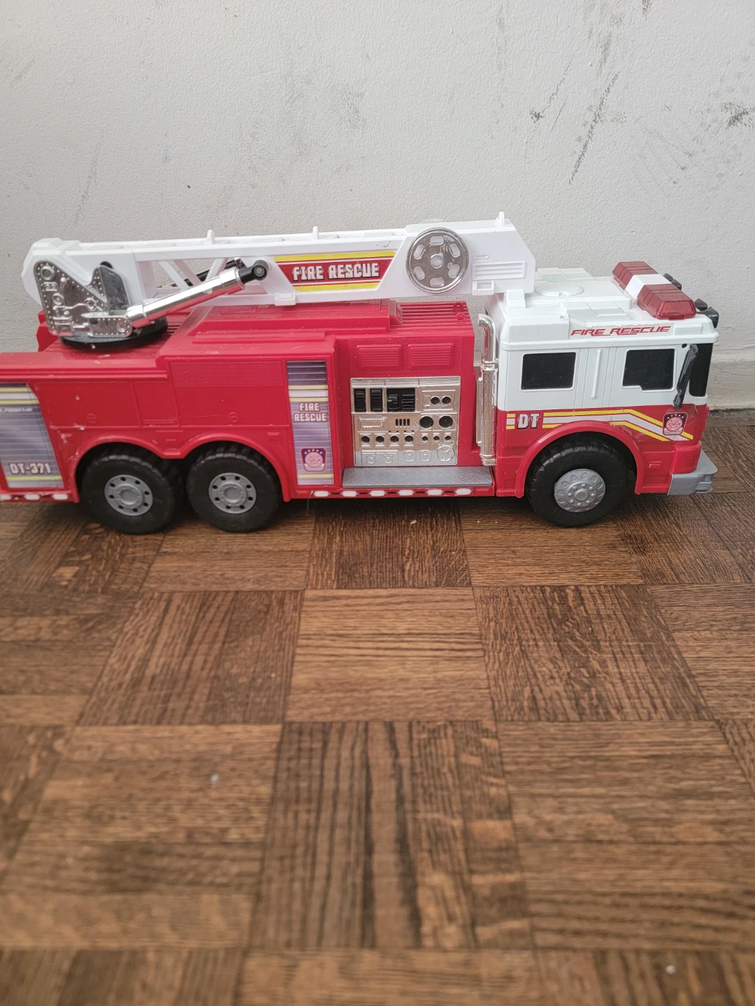 Toy Fire Rescue Ladder Truck