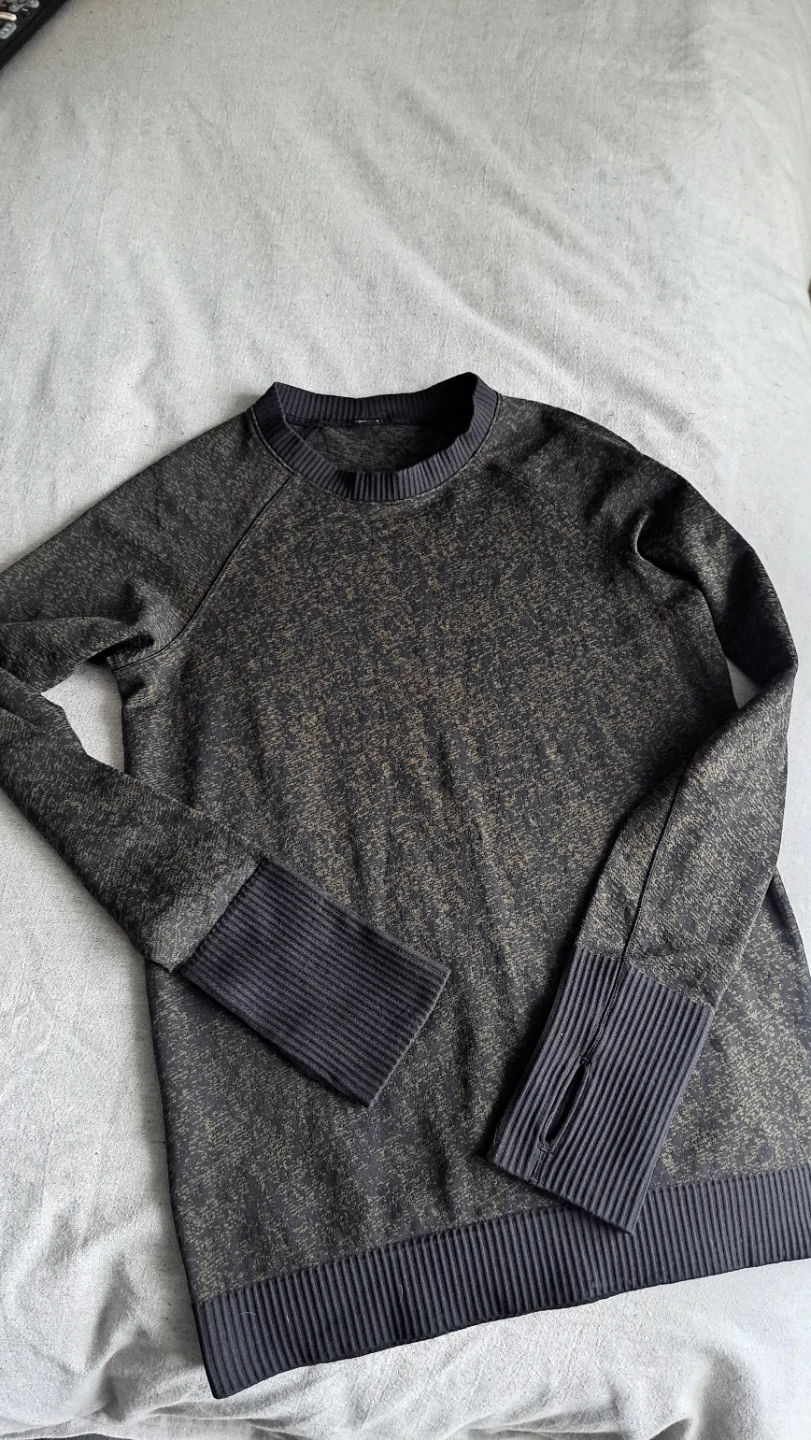 Lululemon restless pullover, sz med (8ish)