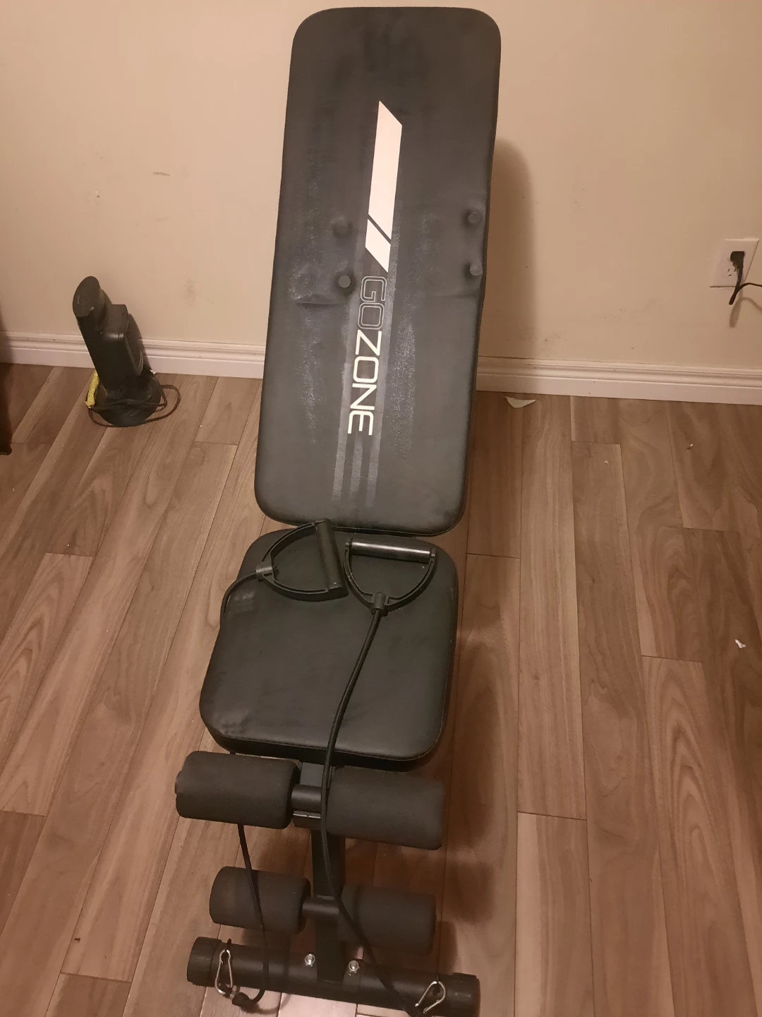 Foldable weight bench
