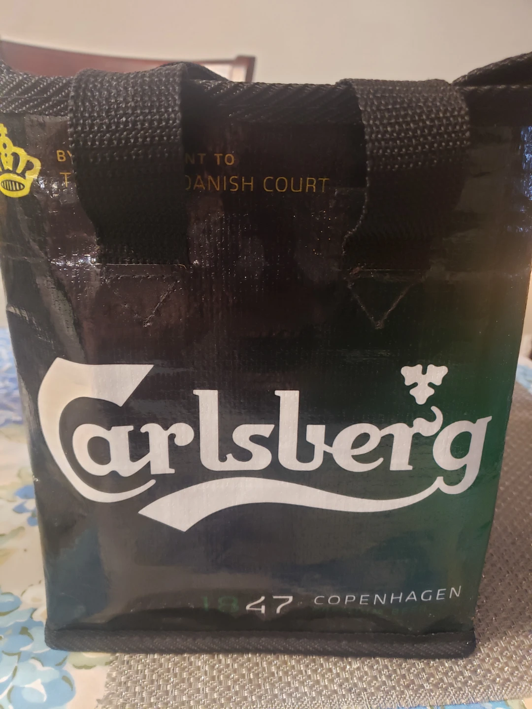 Carlsberg Beer Glasses (4 Pack) with Cooler Bag