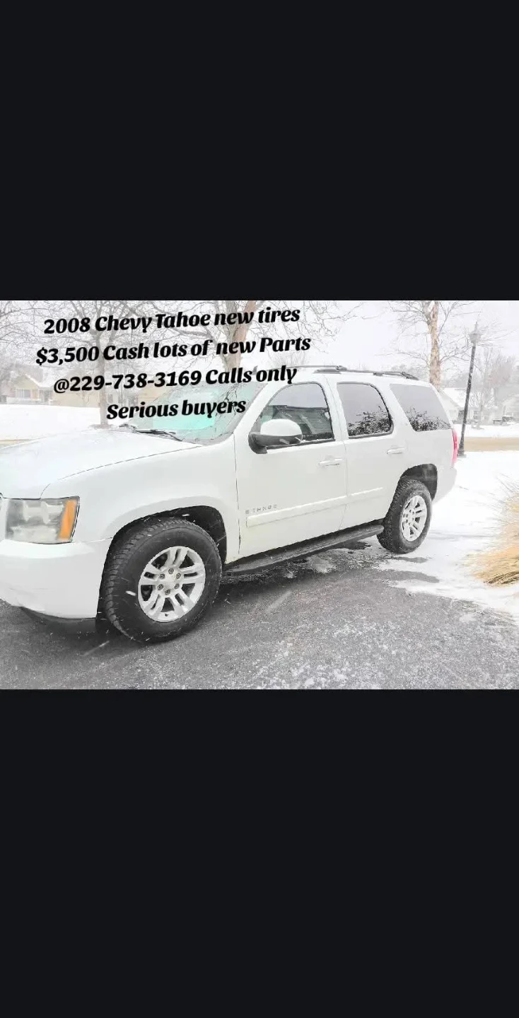 2008 Chevy Tahoe  3rd row seat new tires new parts miles 200k - photo 2