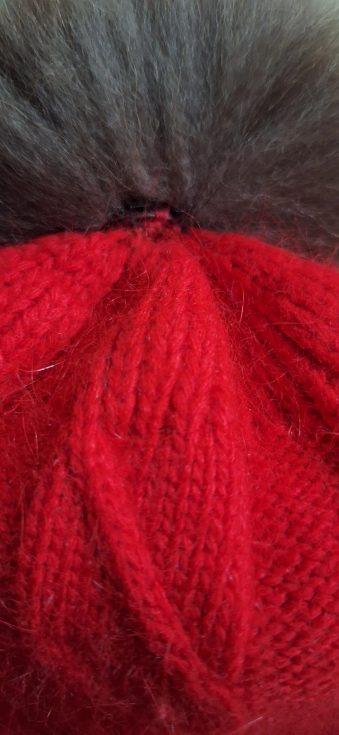 Moncler Red Pom Pom Beanie - photo 4