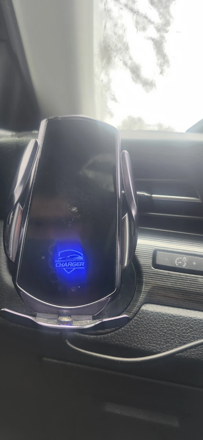 Car Wireless Charger Mount - photo 2