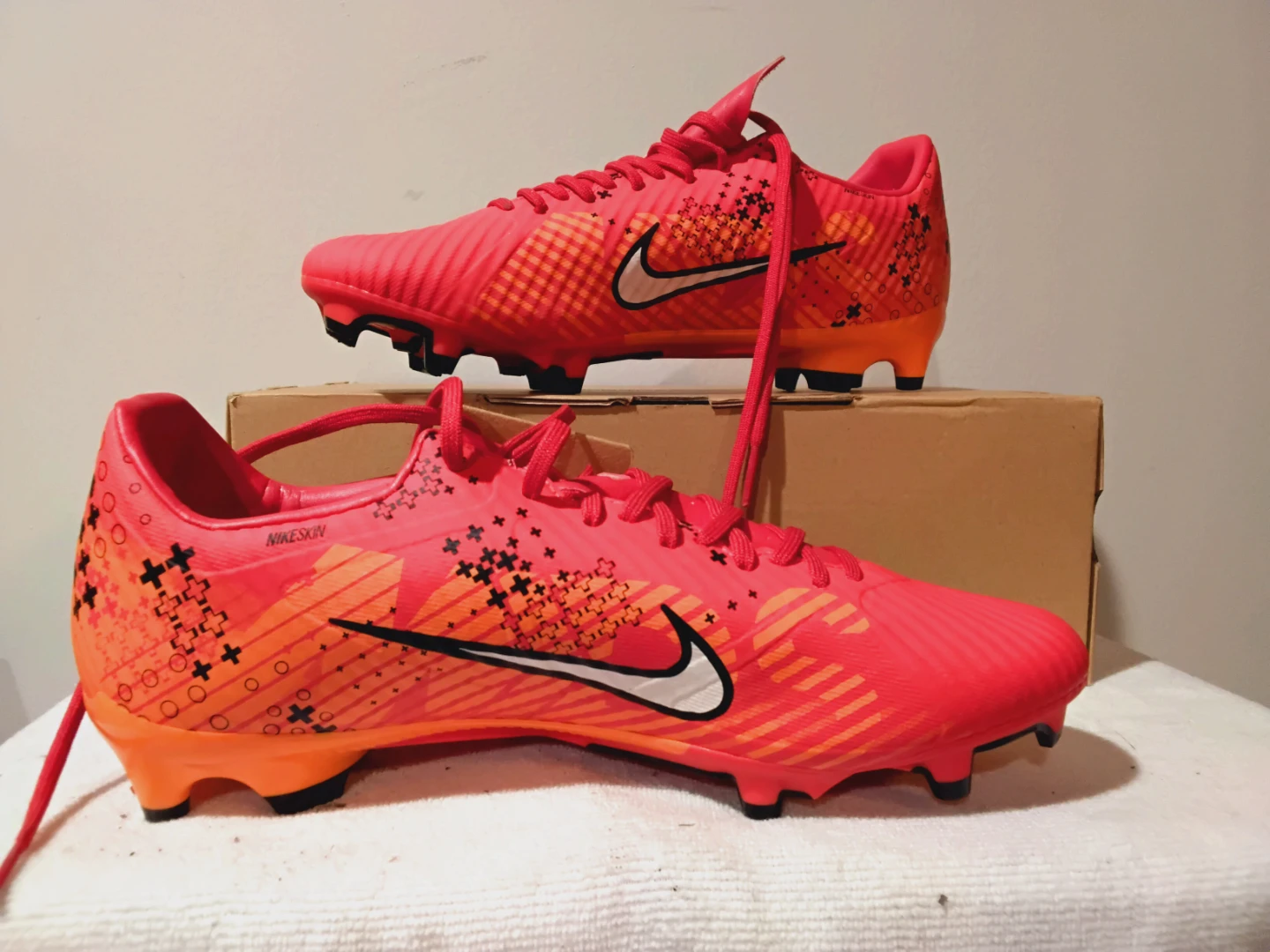 Nike Mercurial Vapor 15 Club Soccer Cleats Pink Orange