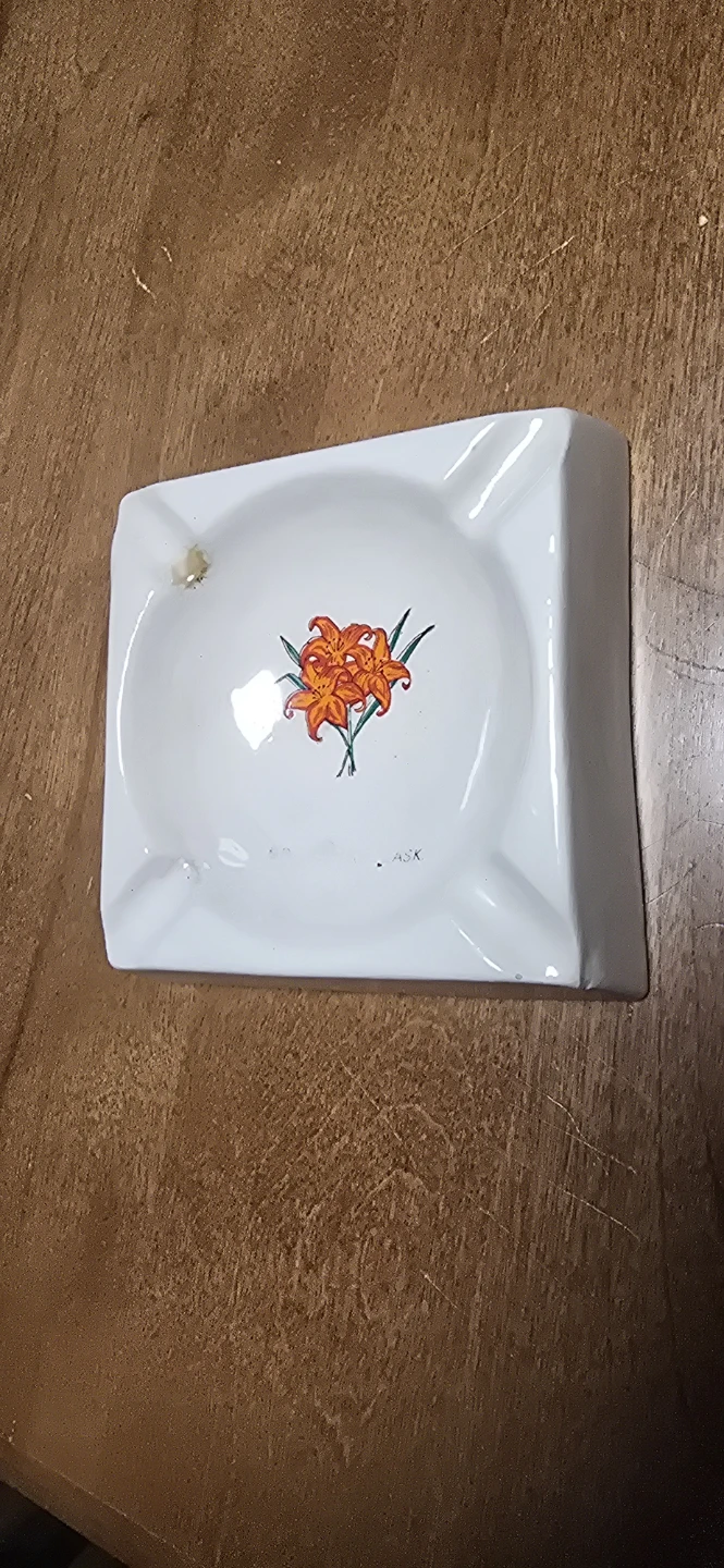 White Ashtray with Orange Lily Design 🧡