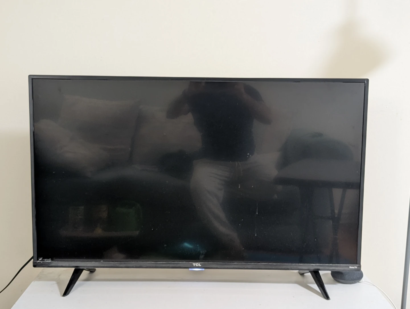 TCL 43" Roku TV 4 Series - photo 2