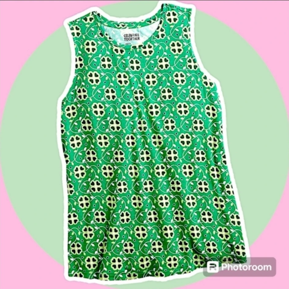 NWT 4 Leaf Clover Shamrock Tank Top Great For St Patrick's Day 🏆