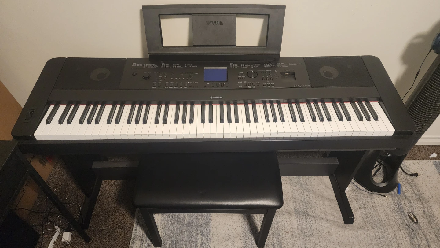 Yamaha DGX660 Arranger Keyboard with stand and bench - photo 3