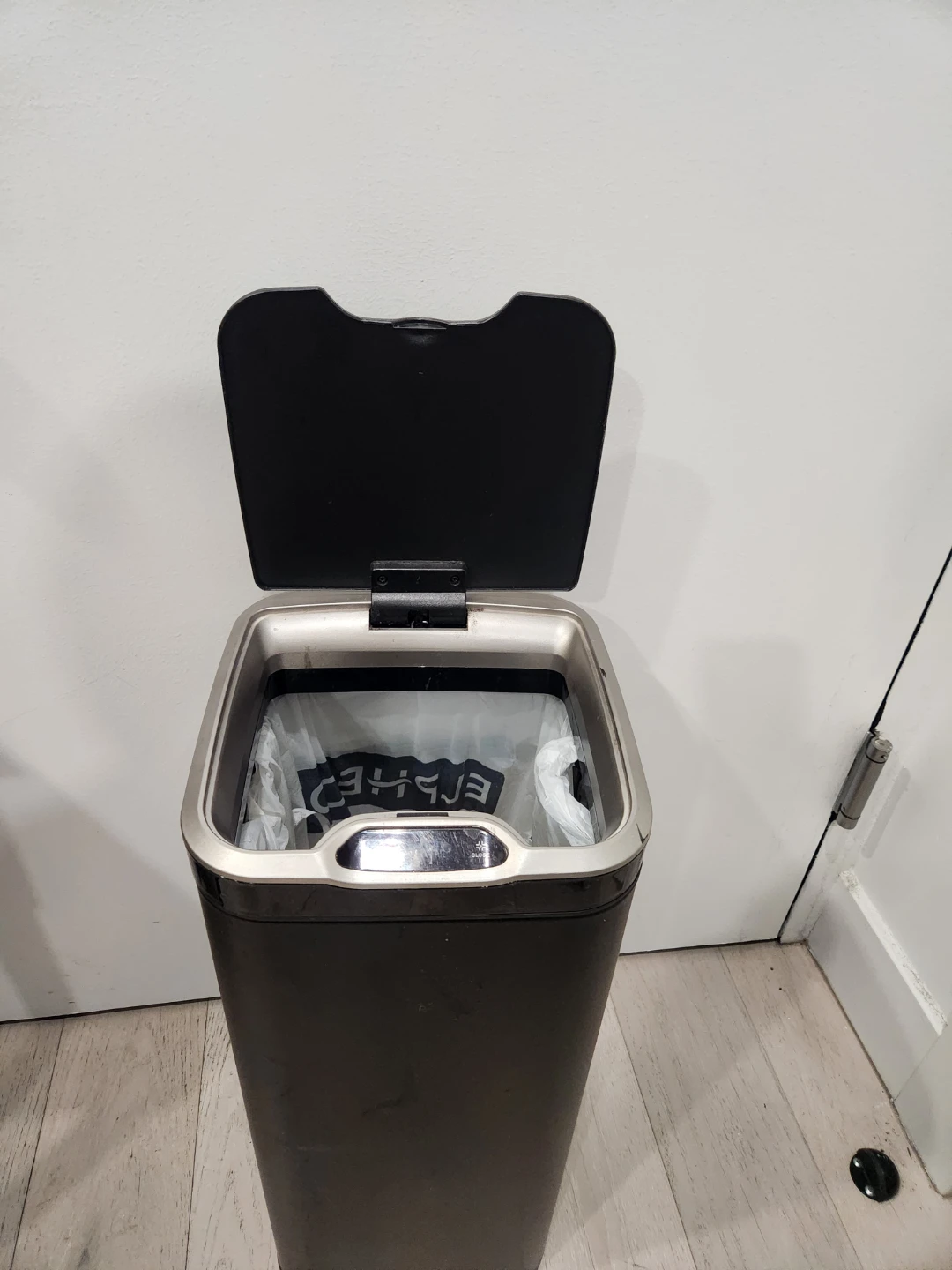 Automatic Sensor Trash Can - photo 2