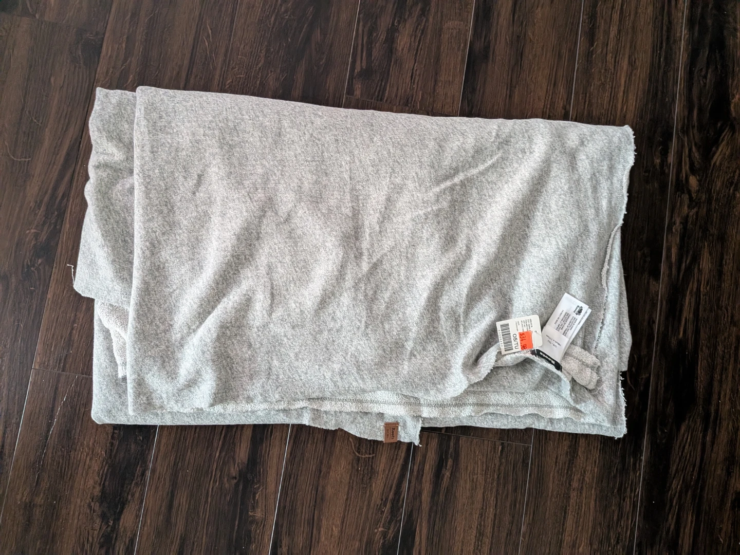 NEW Roots Cozy Travel Scarf Grey