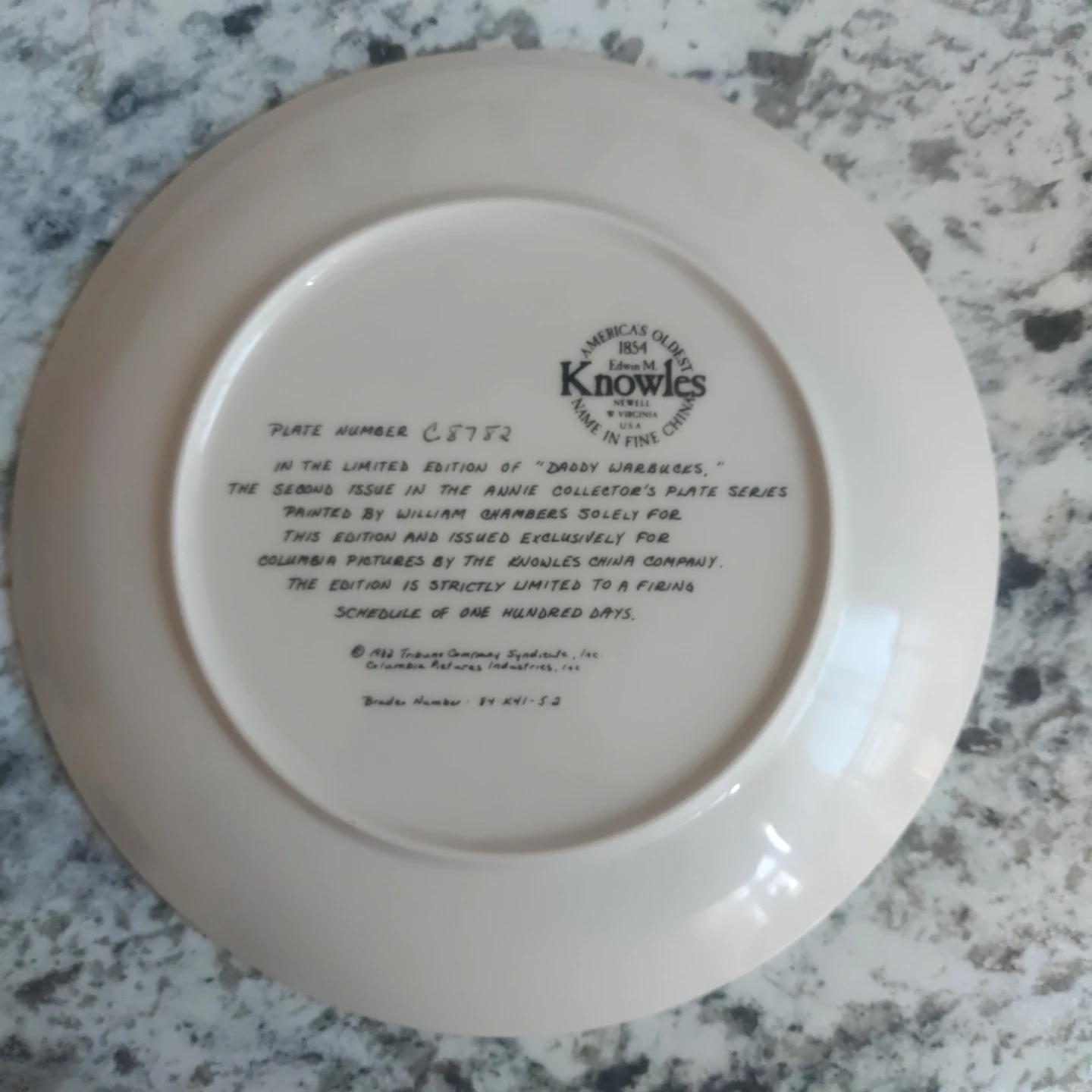 Annie, Grace & Daddy Warbucks Collectible Decorative Plate - photo 2