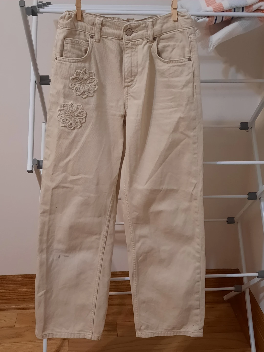 Zara Beige Wide Leg Jeans with Floral Appliques