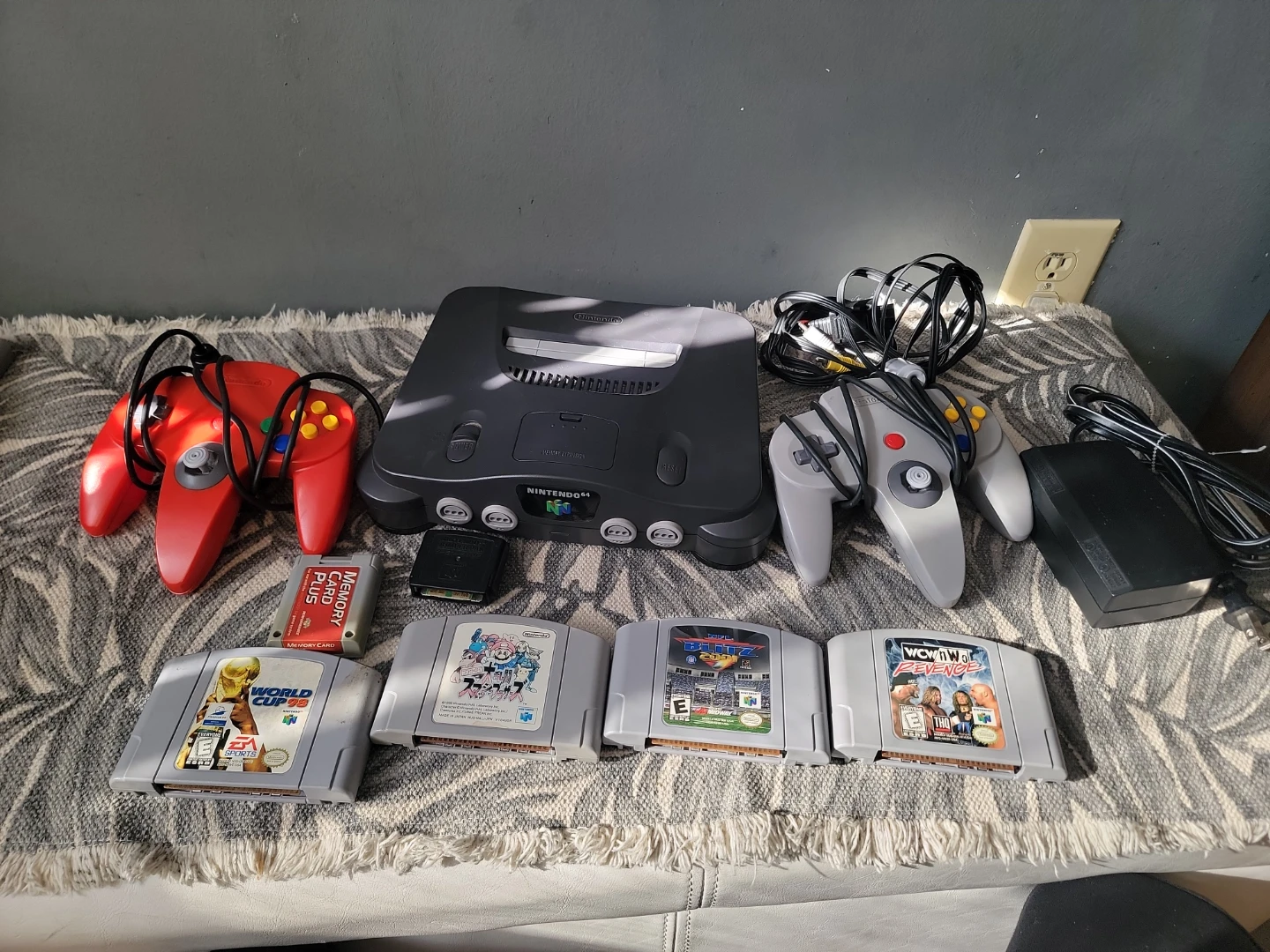 Nintendo N64 Contsole with Games and Accessories